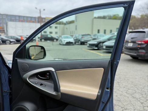 Used 2010 Toyota RAV4 Limited FWD image 28