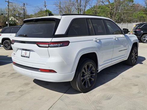 New 2026 Jeep Grand Cherokee Limited AWD/4WD image 4