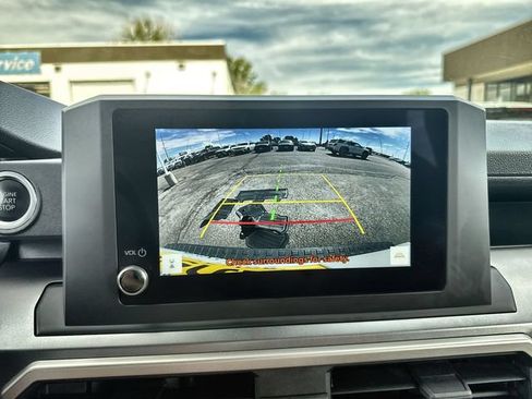 Used 2025 Toyota 4Runner SR5 AWD/4WD image 17