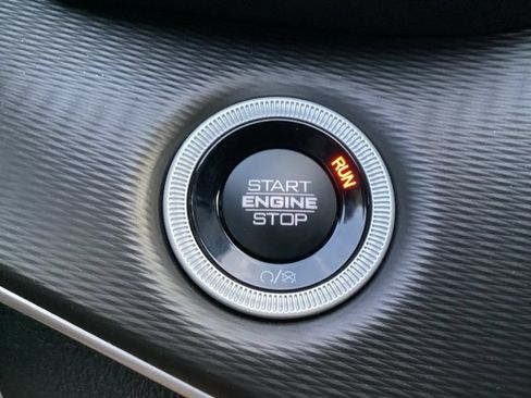 New 2025 Jeep Grand Cherokee Laredo X w/ Luxury Tech Group I AWD/4WD image 38