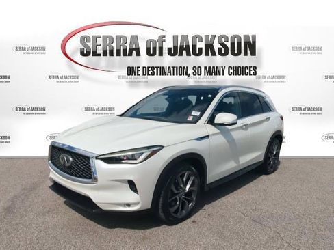 Used 2019 INFINITI QX50 Essential w/ Sensory Package image 3