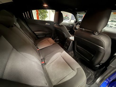 Used 2018 Dodge Charger SXT w/ Blacktop Package image 15