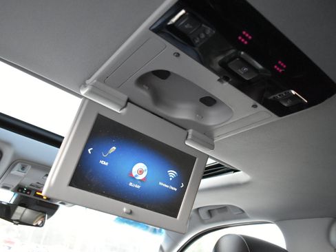 Used 2018 Cadillac Escalade Premium Luxury image 47