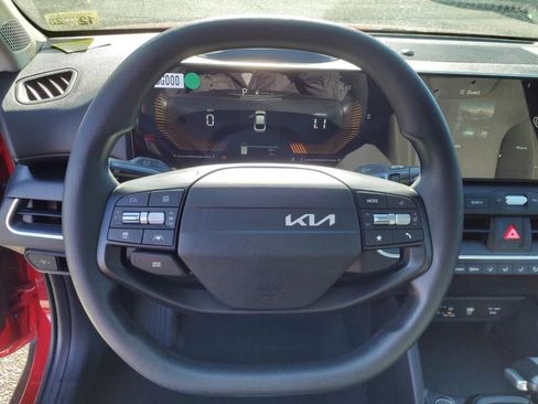 New 2025 Kia K4 LXS image 19