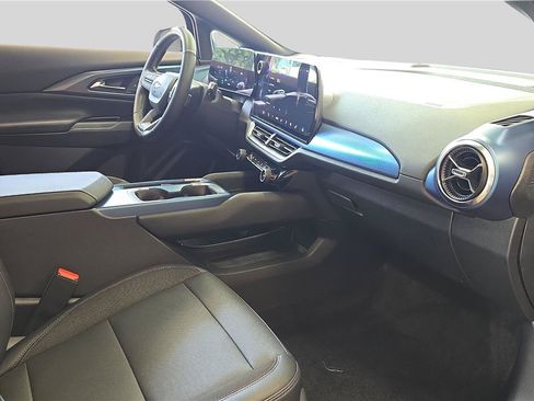 Used 2024 Chevrolet Equinox EV LT AWD/4WD image 16