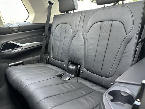 Certified 2022 BMW X7 xDrive40i w/ Executive Package image 25