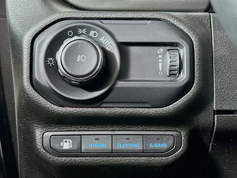 Used 2023 Jeep Wrangler Unlimited w/ Cold Weather Group AWD/4WD image 17