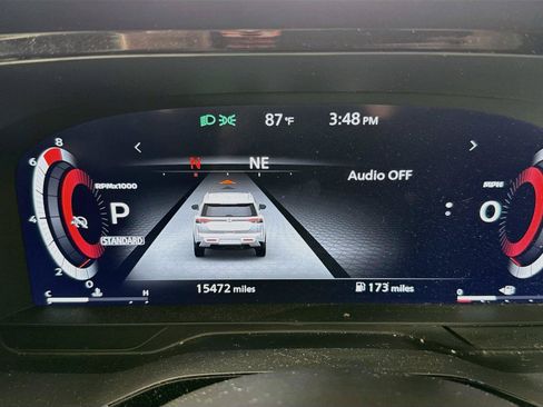 Used 2025 Nissan Pathfinder Platinum FWD image 9