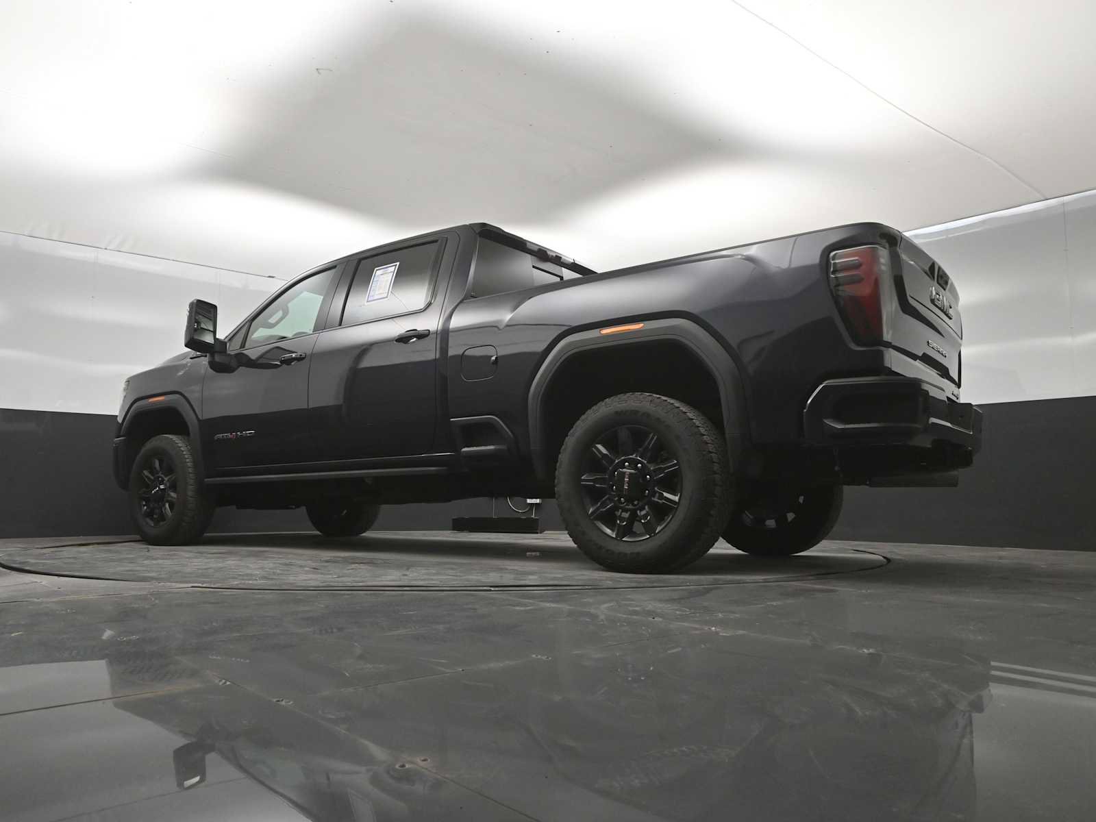 Used 2024 GMC Sierra 2500 AT4 w/ AT4 Premium Plus Package AWD/4WD image 46