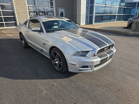 Used 2013 Ford Mustang GT Premium image 2