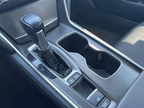 Used 2018 Honda Accord Touring image 34