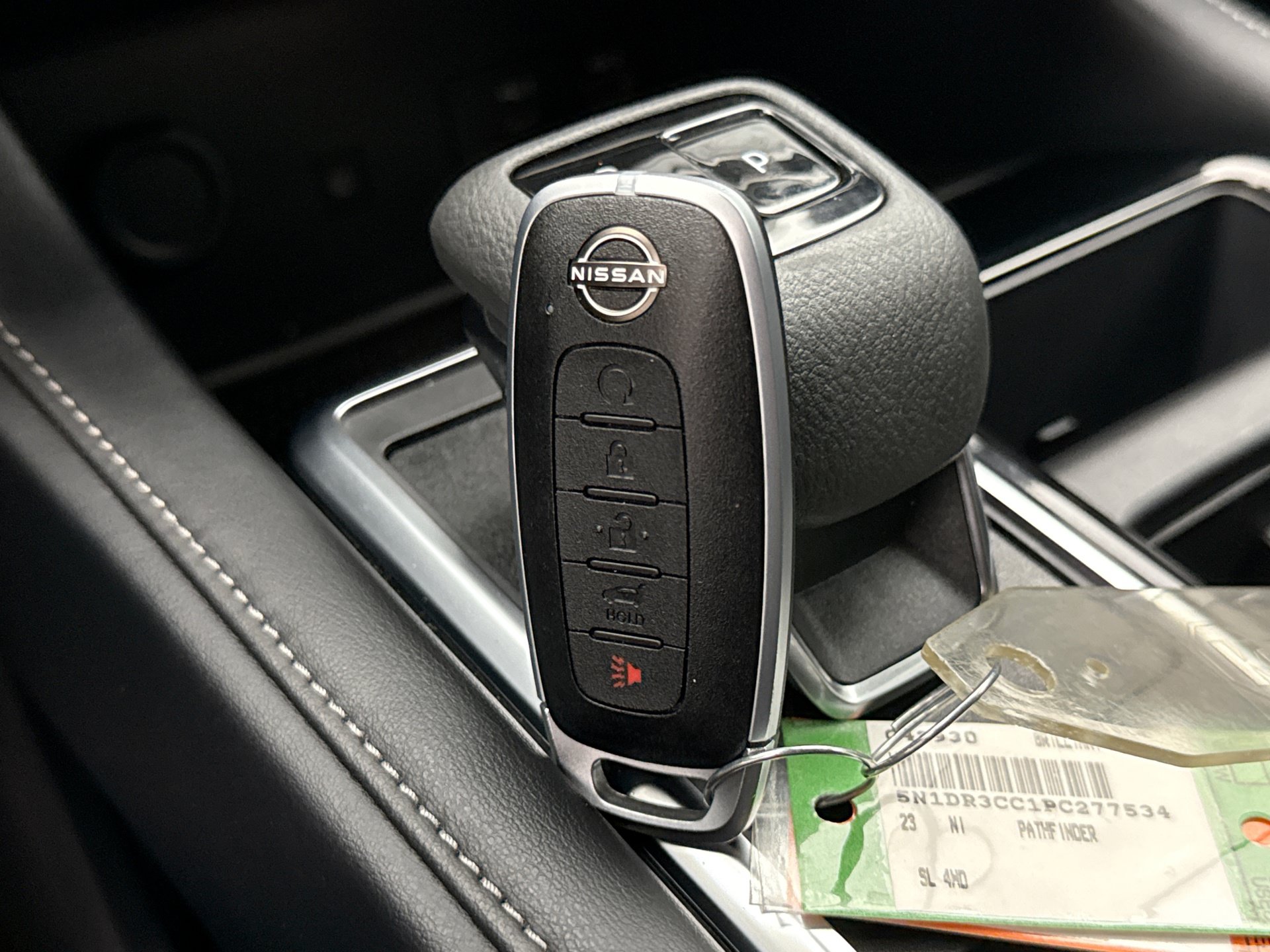 Used 2023 Nissan Pathfinder SL AWD/4WD image 25