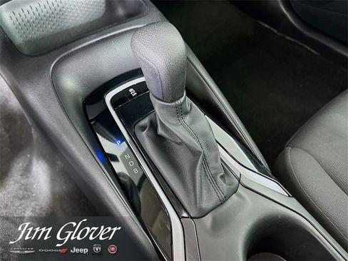 Used 2025 Toyota Corolla LE image 36