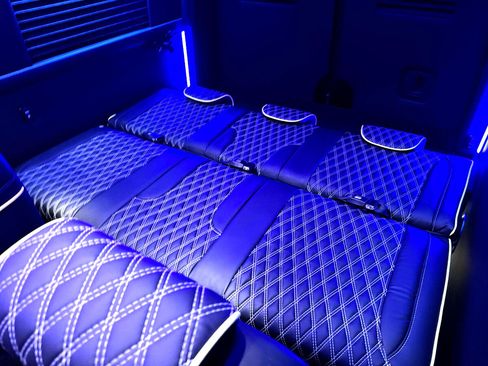 Used 2024 Mercedes-Benz Sprinter 2500 image 4