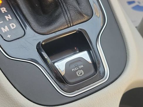 Used 2020 Jeep Cherokee Limited AWD/4WD image 22