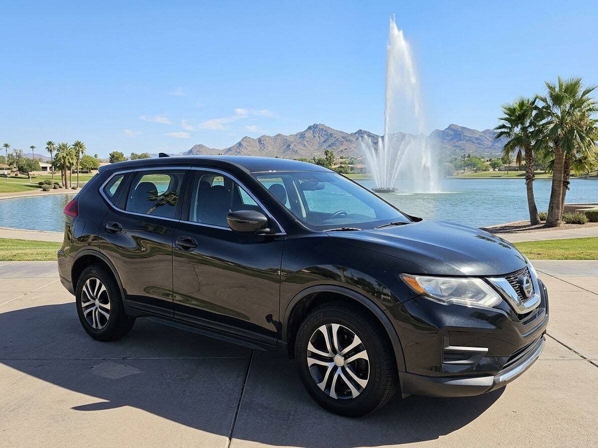 Used 2017 Nissan Rogue S FWD image 2