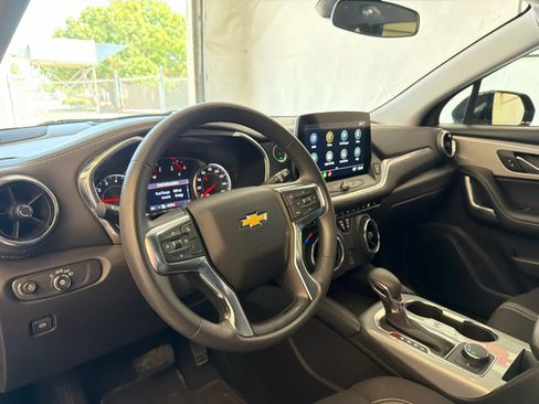 Used 2025 Chevrolet Blazer LT FWD image 14