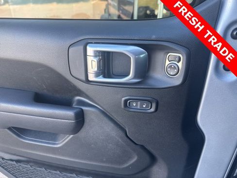 Used 2024 Jeep Wrangler Unlimited Rubicon w/ Technology Group image 11