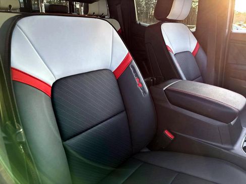 Used 2024 GMC Canyon AT4X image 14