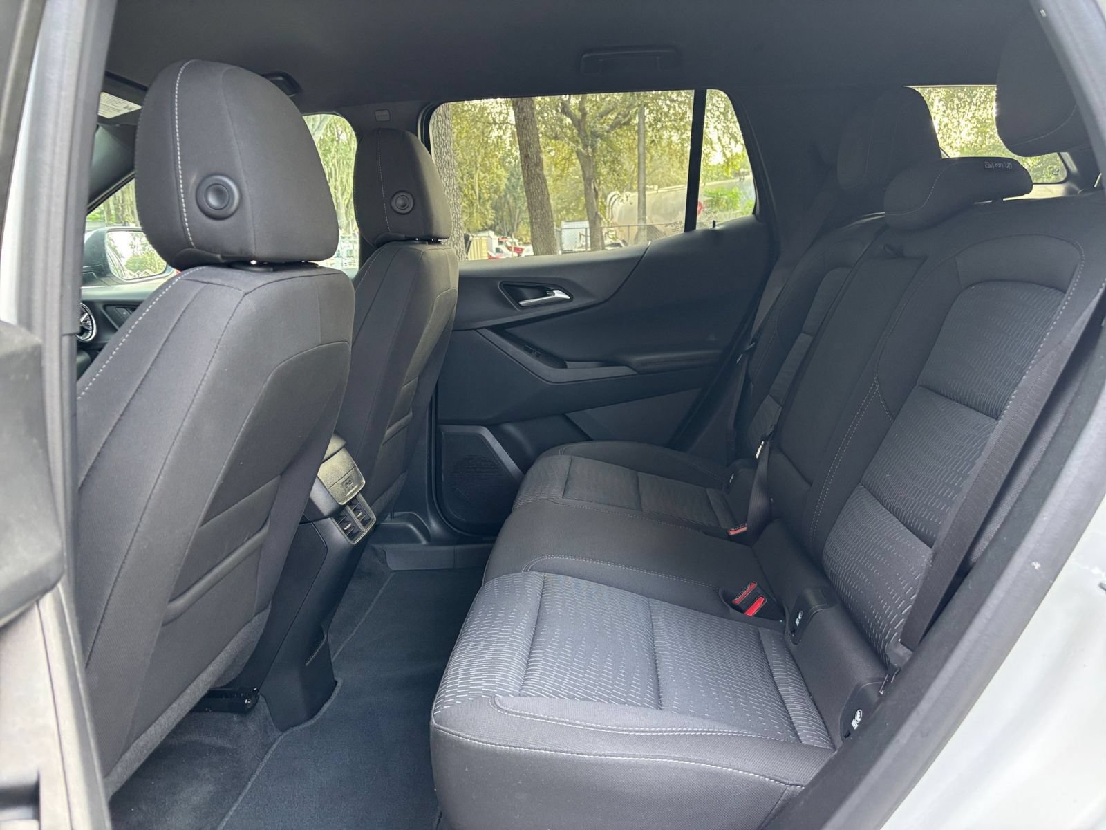 Used 2025 Chevrolet Equinox LT FWD image 37