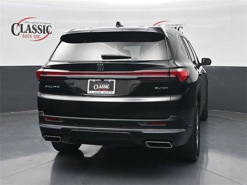 Used 2025 Buick Enclave Preferred image 4