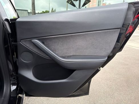 Used 2021 Tesla Model Y Performance image 29