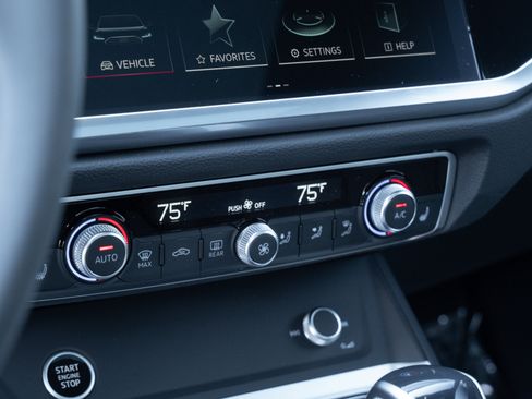 New 2025 Audi Q3 2.0T Premium image 15