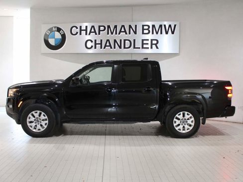 Used 2022 Nissan Frontier SV image 3