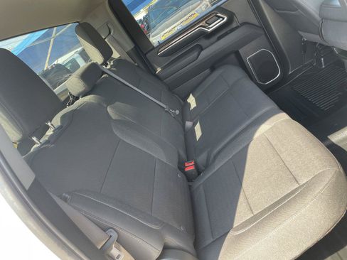 Used 2025 Chevrolet Silverado 2500 LT w/ Convenience Package AWD/4WD image 28