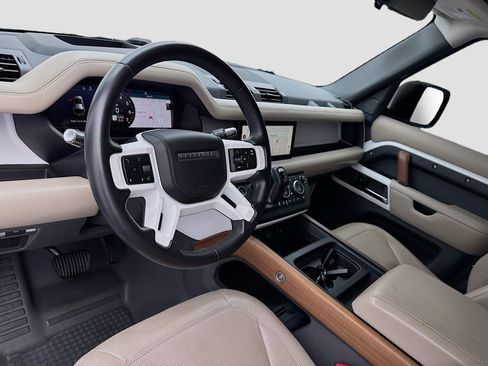 Used 2020 Land Rover Defender 110 HSE AWD/4WD image 7