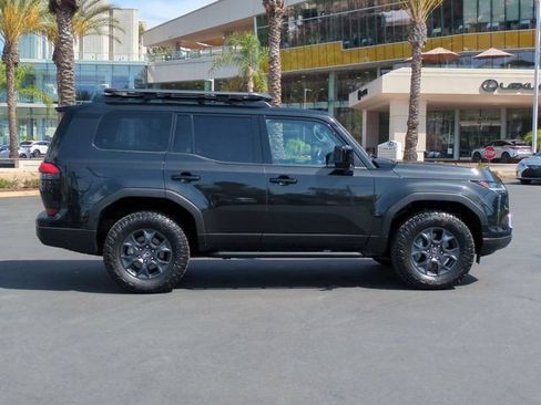 Used 2024 Lexus GX 550 AWD/4WD image 4