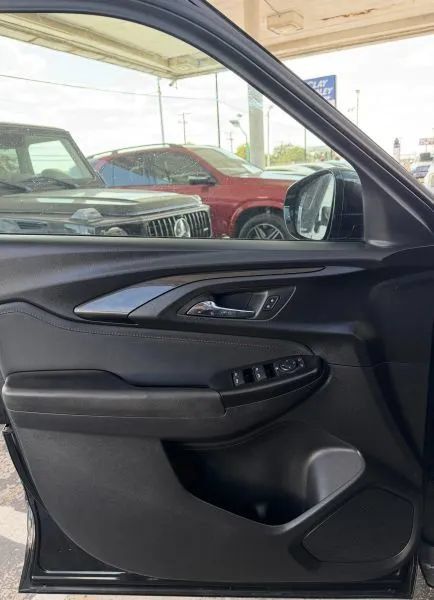 Used 2022 Chevrolet TrailBlazer RS FWD image 19