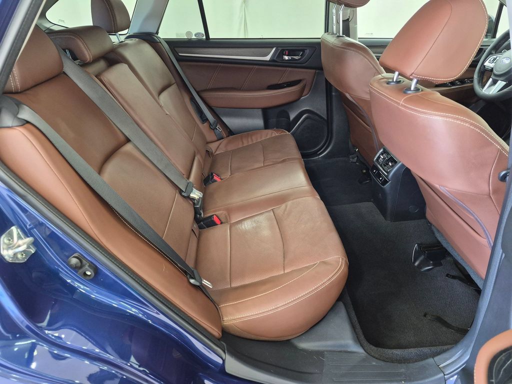 Used 2017 Subaru Outback 2.5i Touring AWD/4WD image 32