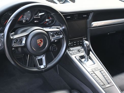 Certified 2018 Porsche 911 Carrera 4S image 20