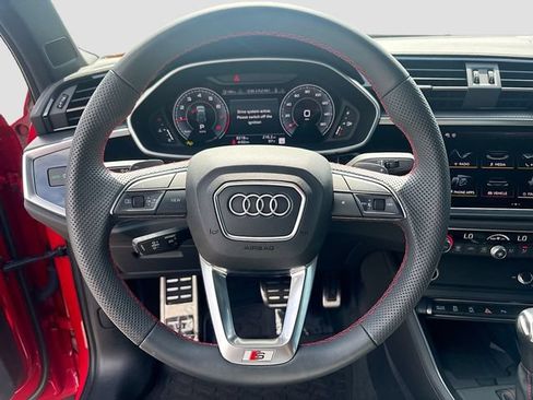 Used 2025 Audi Q3 2.0T Premium Plus AWD/4WD image 11
