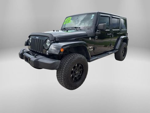 Used 2018 Jeep Wrangler Unlimited Sahara w/ Dual Top Group AWD/4WD image 1