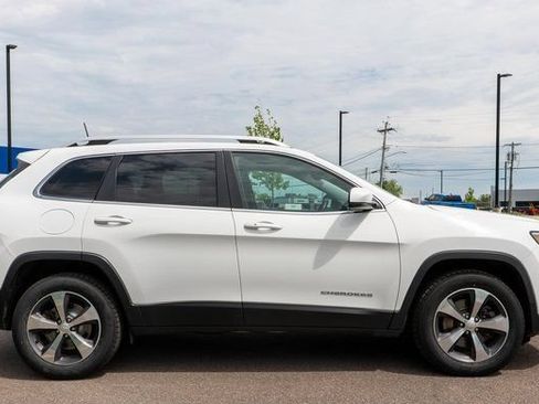 Used 2019 Jeep Cherokee Limited AWD/4WD image 5