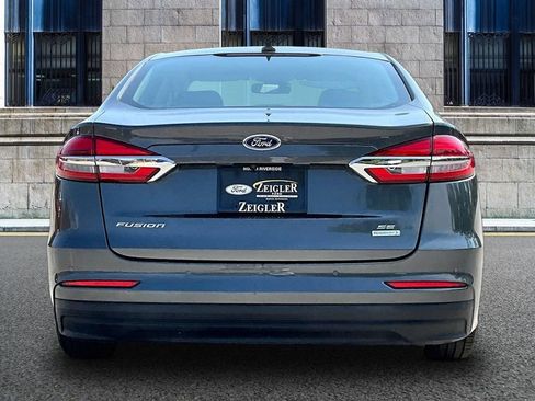 Used 2020 Ford Fusion SE FWD image 4