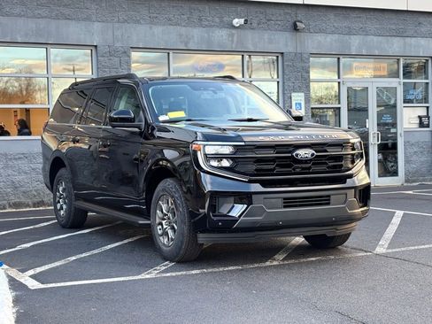 New 2025 Ford Expedition Max Active image 3