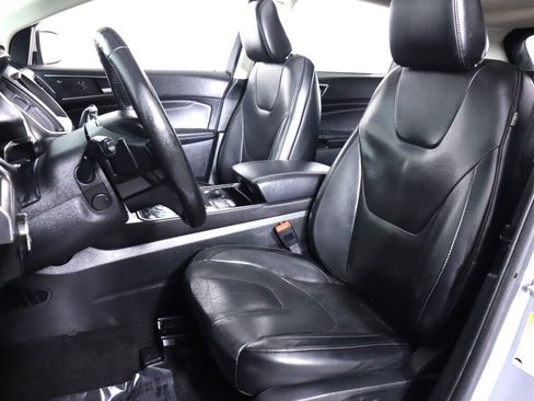 Used 2020 Ford Edge Titanium w/ Equipment Group 301A AWD/4WD image 38