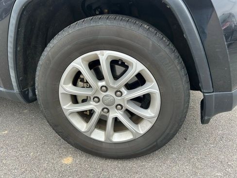 Used 2015 Jeep Grand Cherokee Laredo w/ Quick Order Package 23E image 5