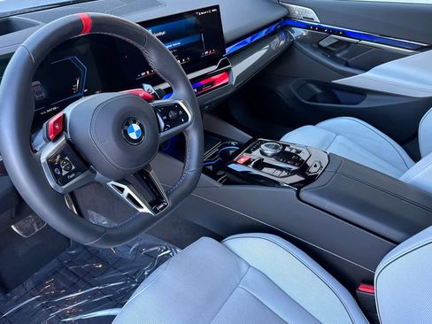 Used 2025 BMW M5 w/ Carbon Package image 11