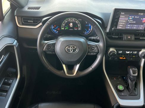 Used 2019 Toyota RAV4 XSE w/ XSE Weather Package AWD/4WD image 16