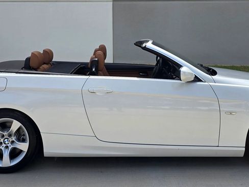 Used 2013 BMW 335i Convertible RWD image 7