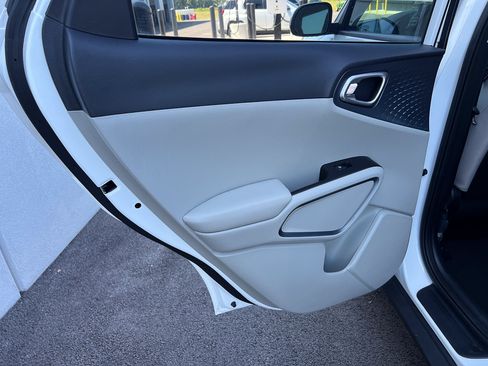Used 2023 Kia Soul EX FWD image 28