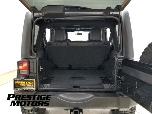 Used 2015 Jeep Wrangler Unlimited Rubicon w/ Connectivity Group AWD/4WD image 43