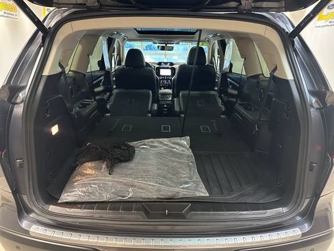 Used 2022 Subaru Ascent Limited w/ Technology Package AWD/4WD image 23