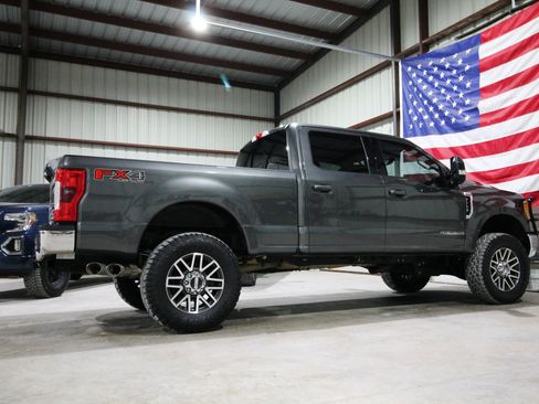 Used 2017 Ford F250 Lariat w/ Lariat Value Package AWD/4WD image 12