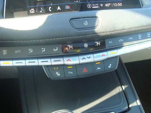 Used 2021 Cadillac XT4 Luxury w/ Cold Weather Package image 15