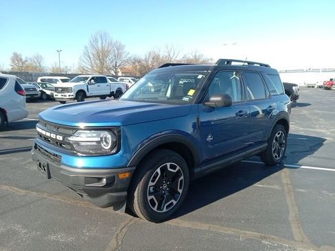 Used 2024 Ford Bronco Sport Outer Banks w/ Tech Package image 3